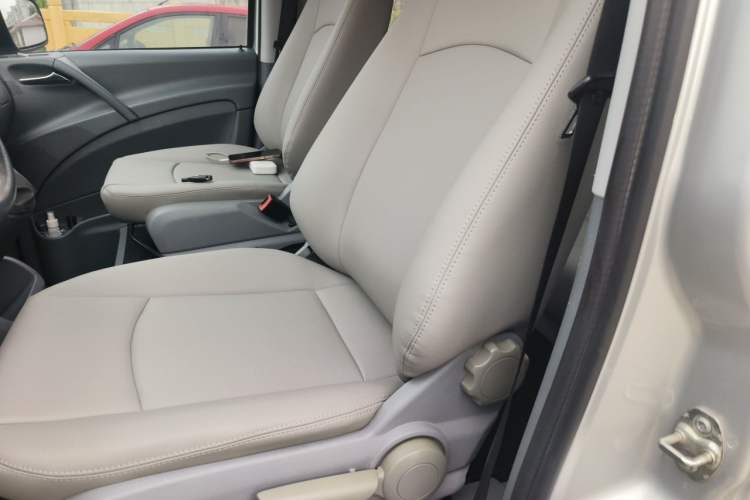 Used Mercedes-Benz Vito 2010 2.5L Elite Edition Left Rear Seat