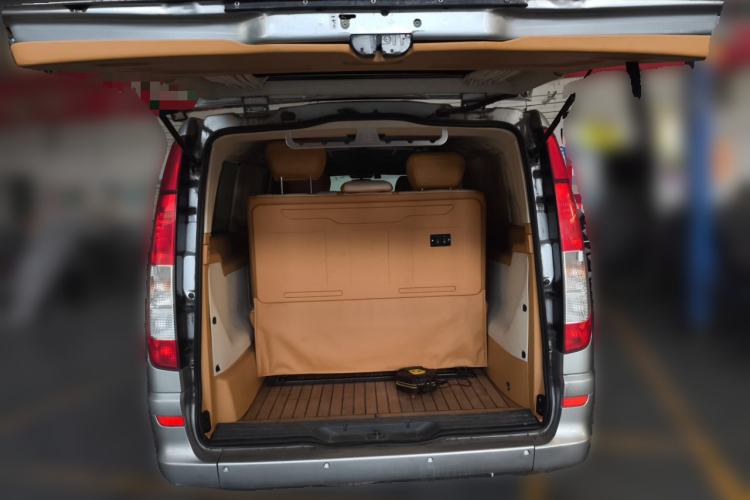 Used Mercedes-Benz Vito 2010 2.5L Elite Edition Trunk