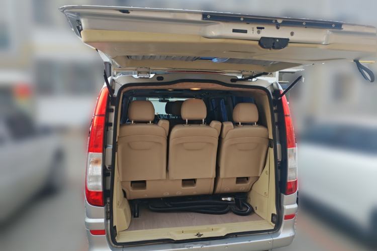 Used Mercedes-Benz Vito 2010 2.5L Elite Edition Trunk
