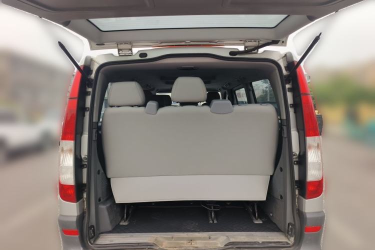 Used Mercedes-Benz Vito 2010 2.5L Elite Edition Trunk