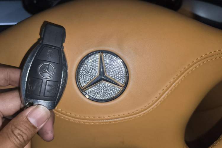 Used Mercedes-Benz Vito 2010 2.5L Elite Edition Vehicle Key