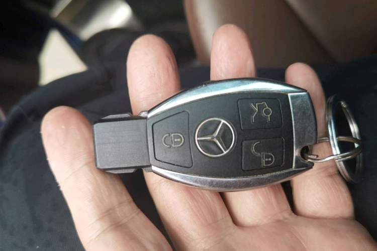 Used Mercedes-Benz Vito 2010 2.1T Diesel Elite Edition Vehicle Key