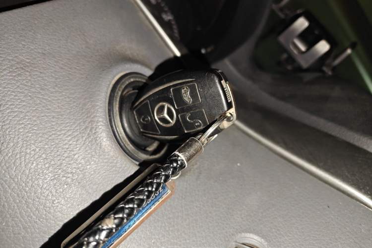 Used Mercedes-Benz Vito 2010 2.5L Elite Edition Vehicle Key