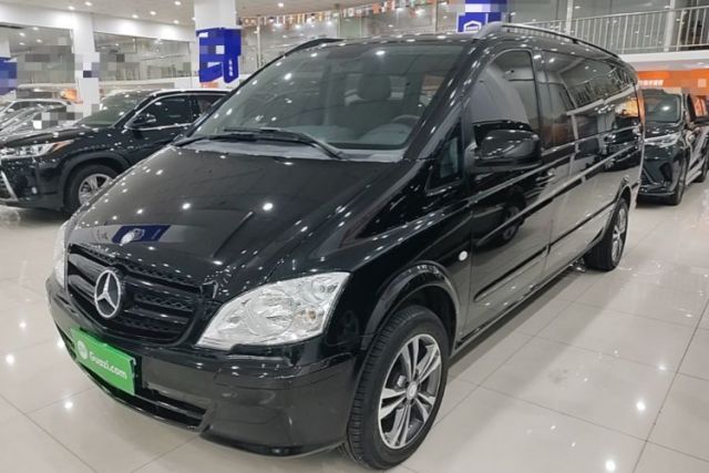 Used Mercedes-Benz Vito 2011 2.5L 7-seater executive version