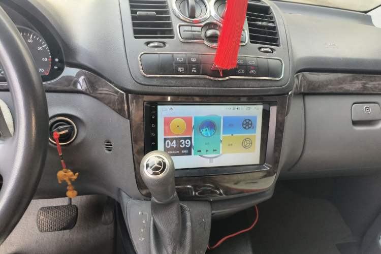 Used Mercedes-Benz Vito 2011 2.5L Elite Edition Audio And AC Panel