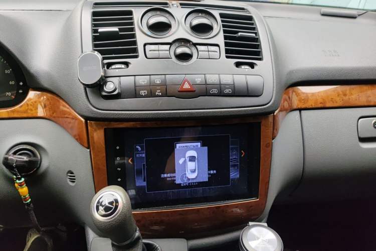 Used Mercedes-Benz Vito 2011 2.5L Elite Edition Audio And AC Panel