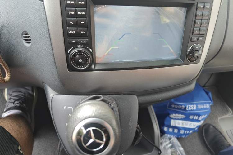 Used Mercedes-Benz Vito 2011 2.5L Elite Edition Audio And AC Panel