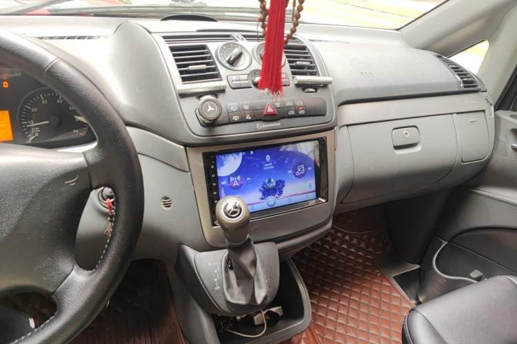 Used Mercedes-Benz Vito 2011 2.5L Elite Edition Audio And AC Panel