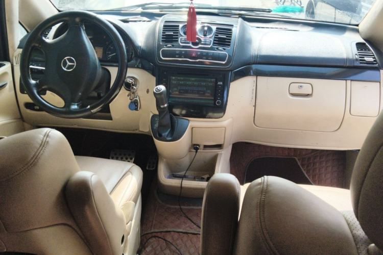 Used Mercedes-Benz Vito 2011 2.5L Business Edition Center Console