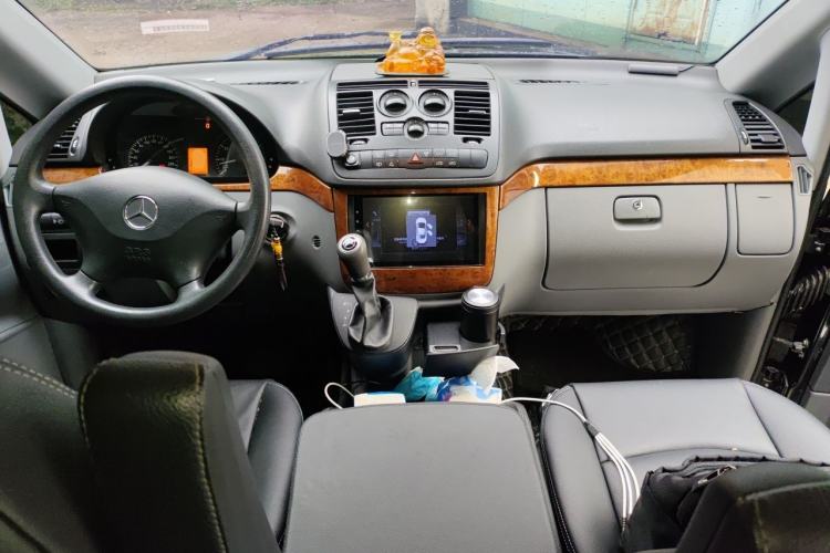Used Mercedes-Benz Vito 2011 2.5L Elite Edition Center Console