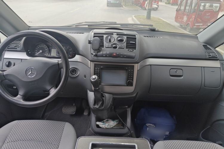 Used Mercedes-Benz Vito 2011 2.5L Elite Edition Center Console