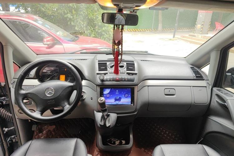 Used Mercedes-Benz Vito 2011 2.5L Elite Edition Center Console
