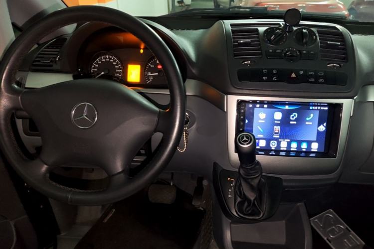 Used Mercedes-Benz Vito 2011 2.5L Elite Edition Center Console