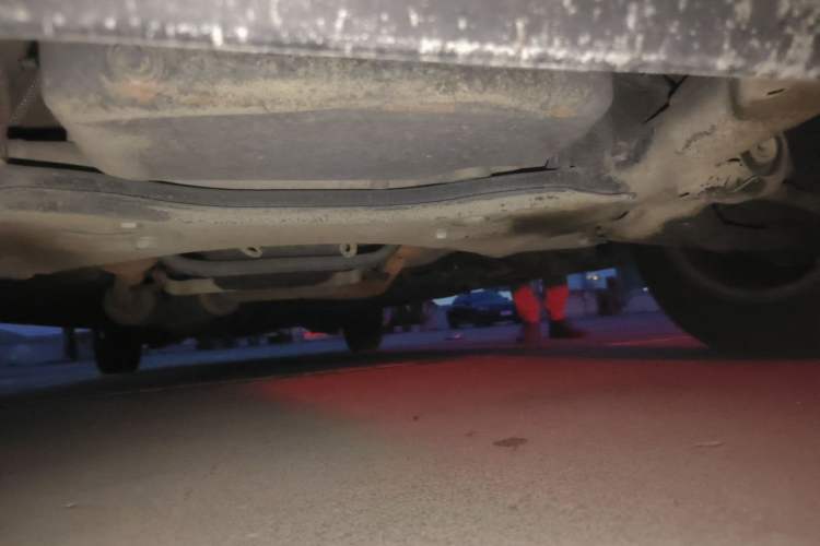 Used Mercedes-Benz Vito 2011 2.5L 7-seater executive version Chassis Front