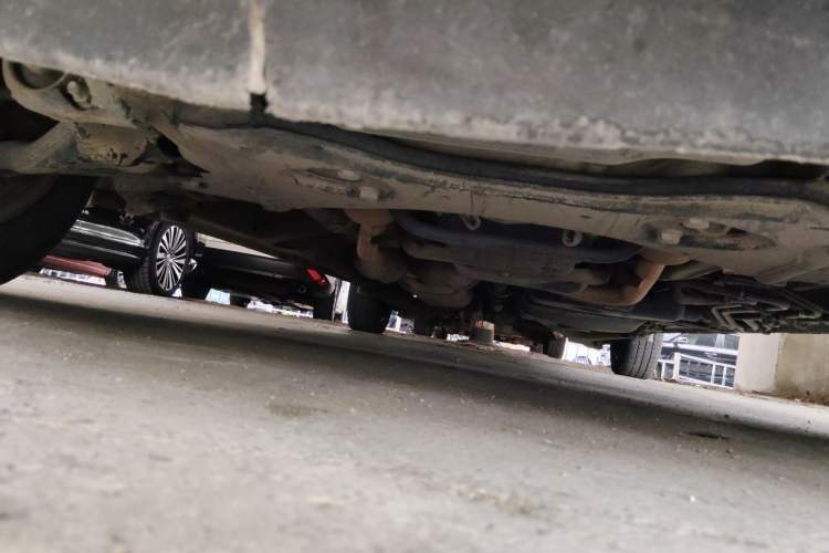 Used Mercedes-Benz Vito 2011 2.5L Elite Edition Chassis Front