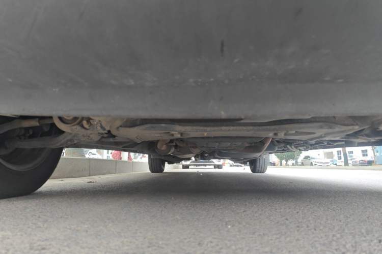 Used Mercedes-Benz Vito 2011 2.5L Elite Edition Chassis Front