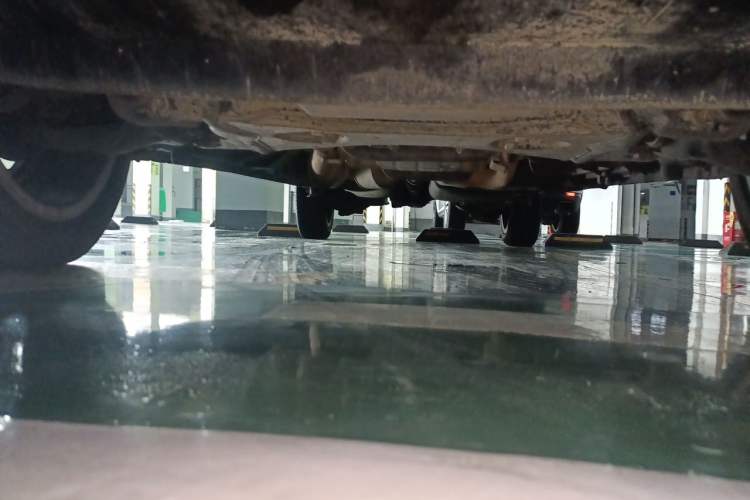 Used Mercedes-Benz Vito 2011 2.5L 7-seater executive version Chassis Front