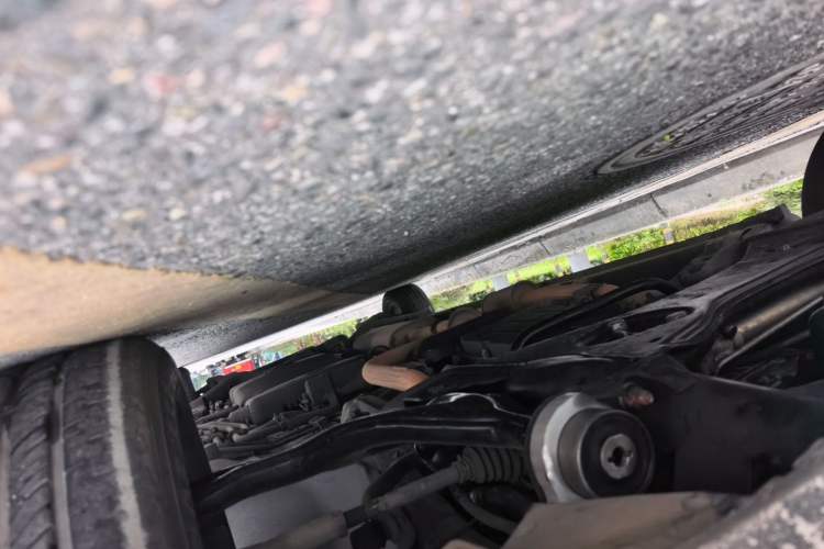 Used Mercedes-Benz Vito 2011 2.5L Elite Edition Chassis Front Left