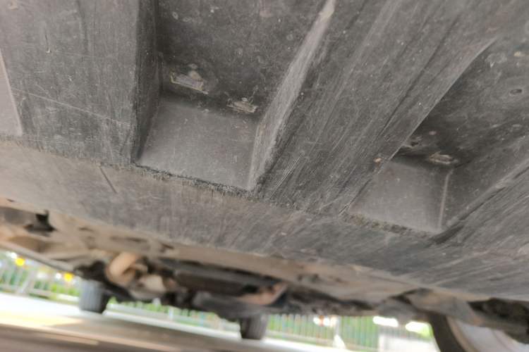 Used Mercedes-Benz Vito 2011 2.5L 7-seater executive version Chassis Front