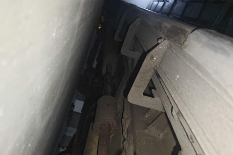 Used Mercedes-Benz Vito 2011 2.5L 7-seater executive version Chassis Front Right