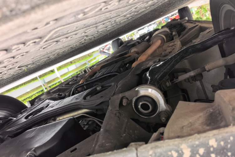 Used Mercedes-Benz Vito 2011 2.5L Elite Edition Chassis Front Right