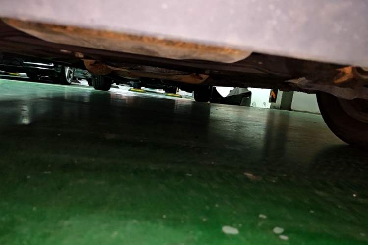 Used Mercedes-Benz Vito 2011 2.5L Elite Edition Chassis Front