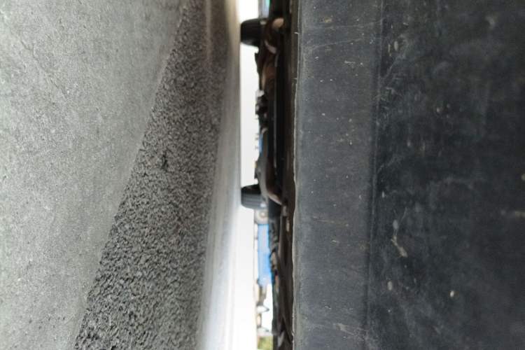 Used Mercedes-Benz Vito 2011 2.5L 7-seater executive version Chassis Front