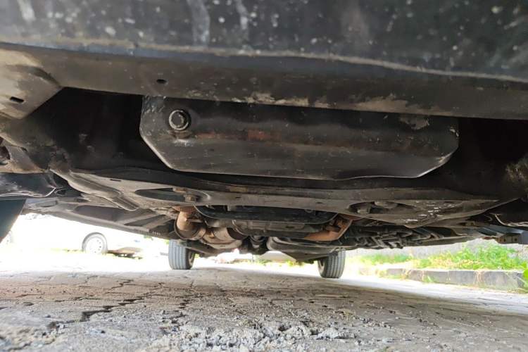 Used Mercedes-Benz Vito 2011 2.5L 7-seater executive version Chassis Front