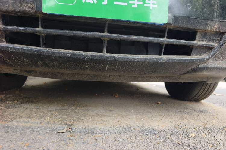 Used Mercedes-Benz Vito 2011 2.5L 7-seater executive version Chassis Front