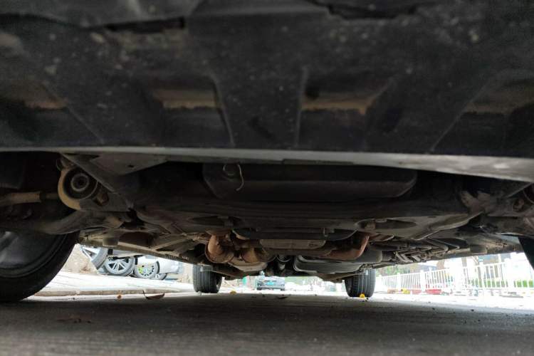 Used Mercedes-Benz Vito 2011 2.5L 7-seater executive version Chassis Front