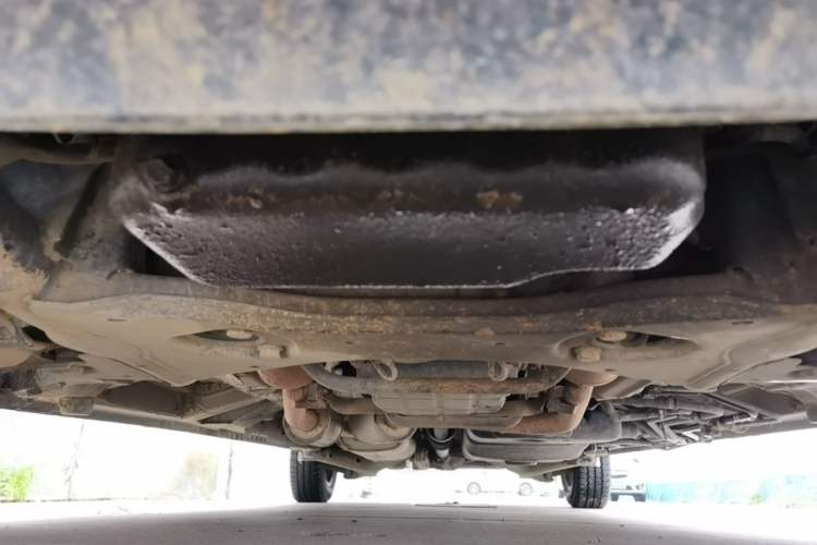 Used Mercedes-Benz Vito 2011 2.5L Elite Edition Chassis Front