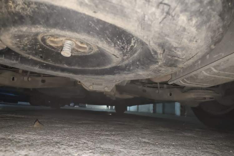 Used Mercedes-Benz Vito 2011 2.5L 7-seater executive version Chassis Rear