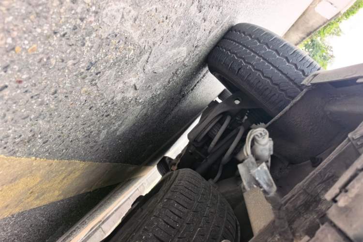 Used Mercedes-Benz Vito 2011 2.5L Elite Edition Chassis Rear Left