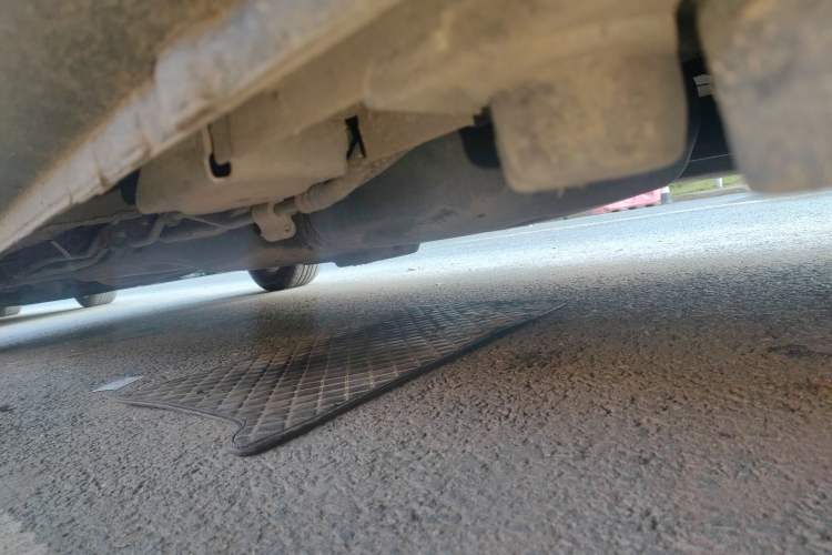 Used Mercedes-Benz Vito 2011 2.5L 7-seater executive version Chassis Rear Left