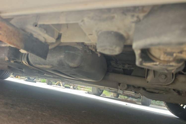 Used Mercedes-Benz Vito 2011 2.5L 7-seater executive version Chassis Rear Left