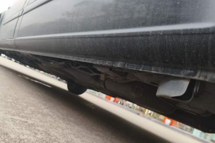 Used Mercedes-Benz Vito 2011 2.5L 7-seater executive version Chassis Rear Left