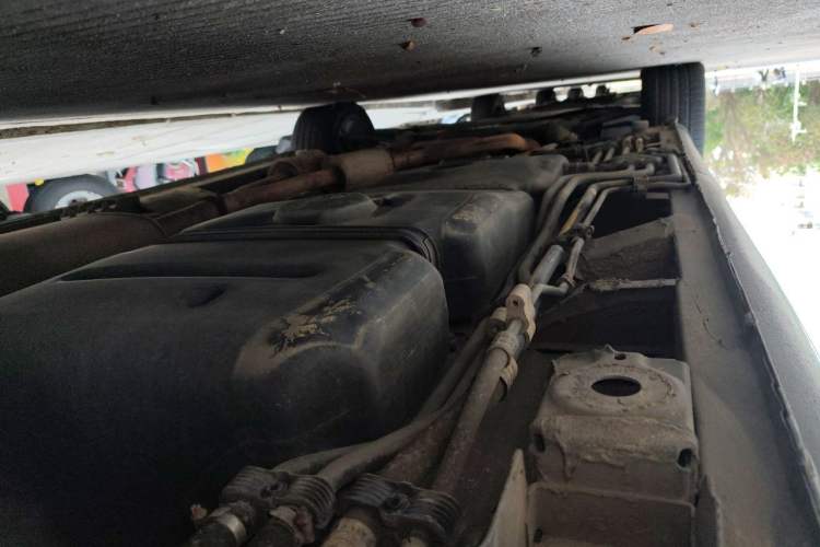 Used Mercedes-Benz Vito 2011 2.5L 7-seater executive version Chassis Rear Left