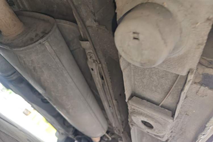 Used Mercedes-Benz Vito 2011 2.5L 7-seater executive version Chassis Rear Right