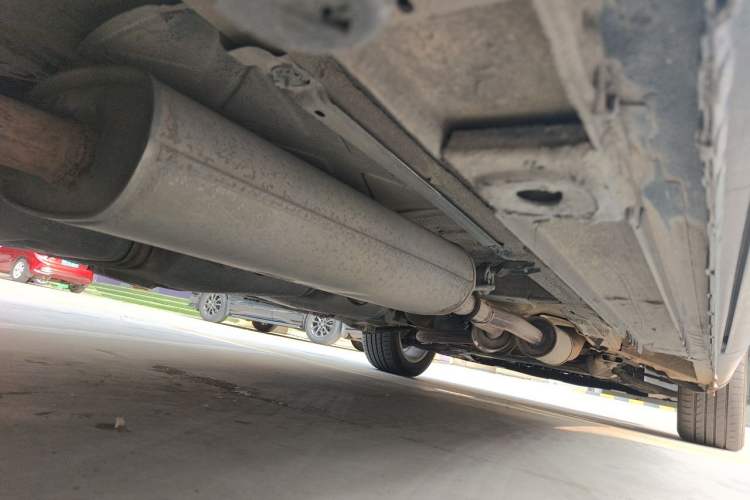 Used Mercedes-Benz Vito 2011 2.5L 7-seater executive version Chassis Rear Right