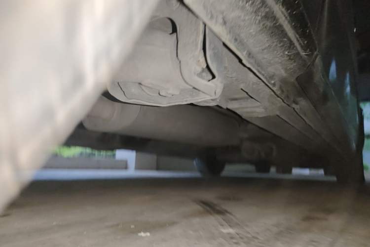 Used Mercedes-Benz Vito 2011 2.5L 7-seater executive version Chassis Rear Right