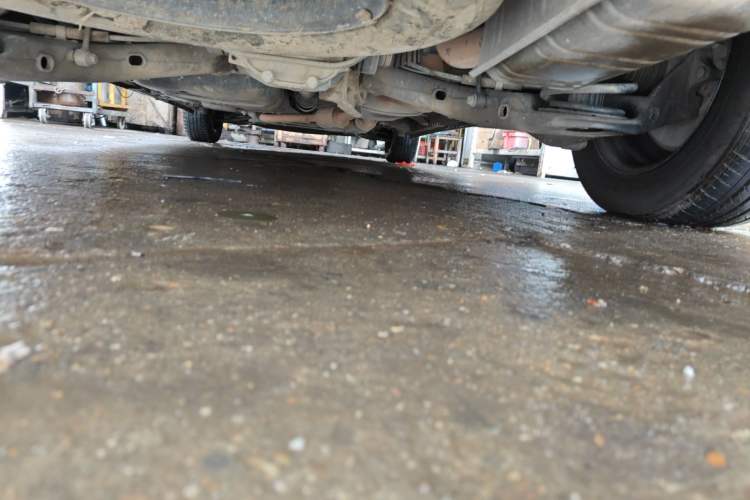 Used Mercedes-Benz Vito 2011 2.5L 7-seater executive version Chassis Rear