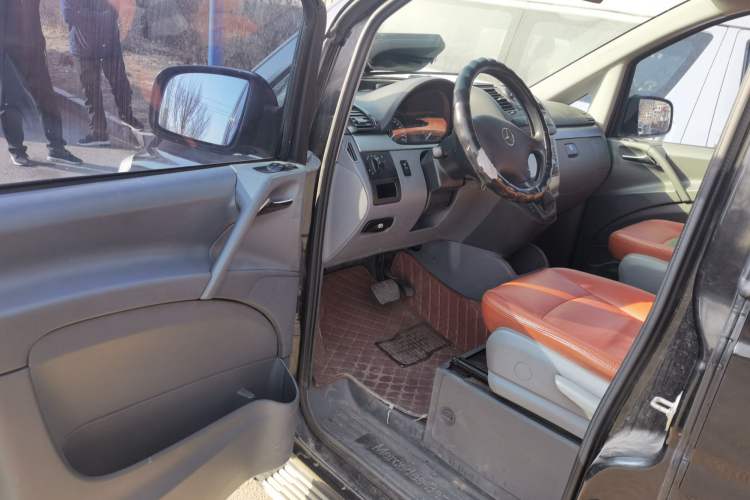 Used Mercedes-Benz Vito 2011 2.5L Elite Edition Driver Seat