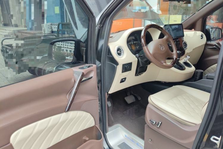 Used Mercedes-Benz Vito 2011 2.5L Elite Edition Driver Seat
