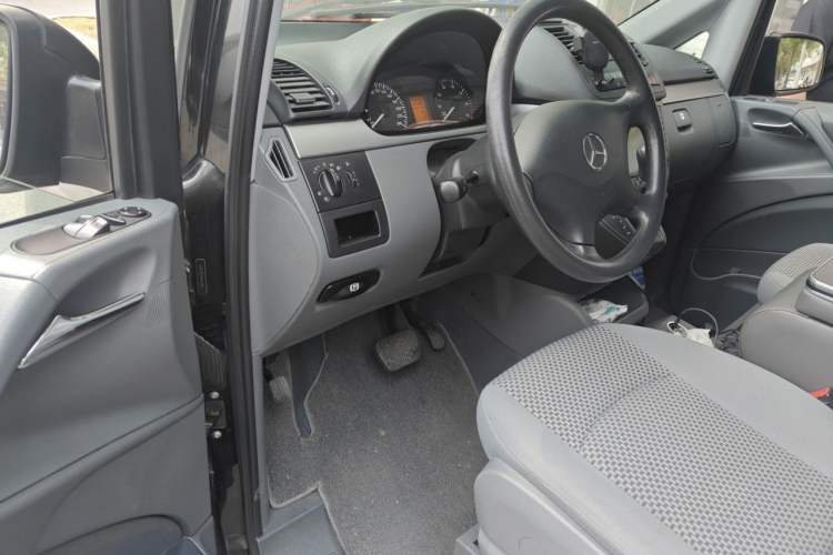 Used Mercedes-Benz Vito 2011 2.5L Elite Edition Driver Seat