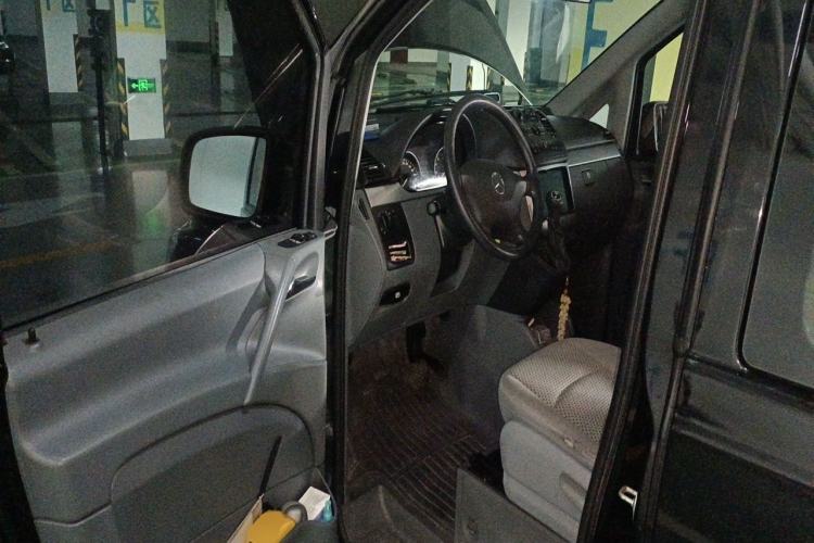 Used Mercedes-Benz Vito 2011 2.5L 7-seater executive version Driver Seat