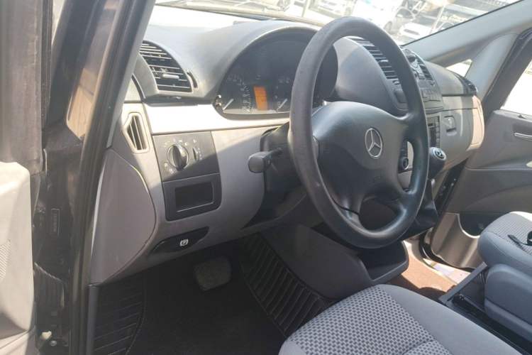 Used Mercedes-Benz Vito 2011 2.5L Elite Edition Driver Seat