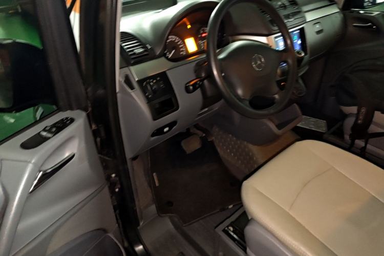 Used Mercedes-Benz Vito 2011 2.5L Elite Edition Driver Seat