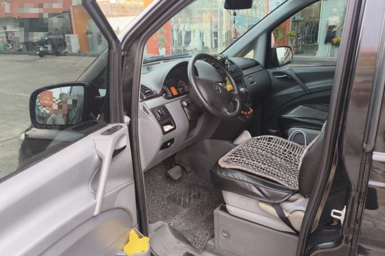 Used Mercedes-Benz Vito 2011 2.5L 7-seater executive version Driver Seat