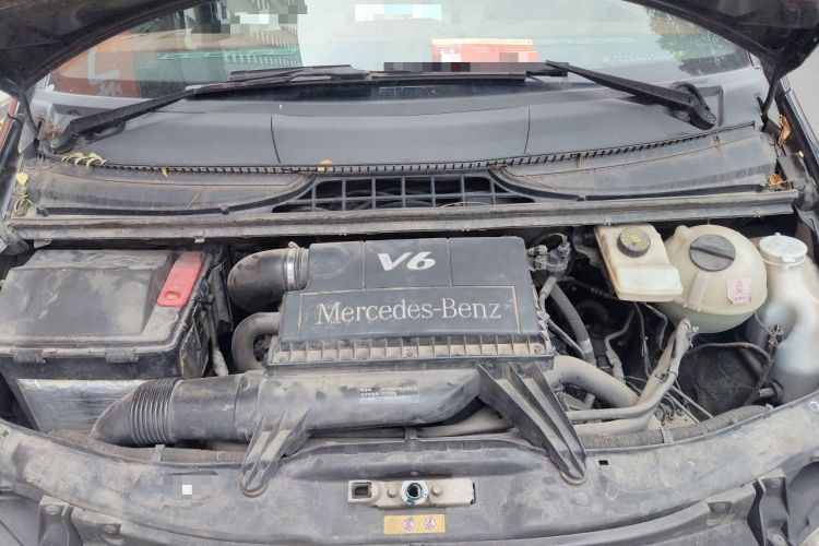 Used Mercedes-Benz Vito 2011 2.5L Elite Edition Engine Bay