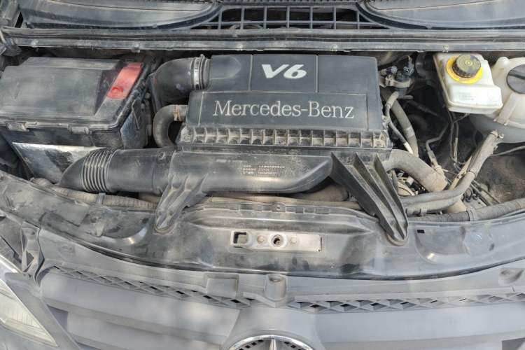 Used Mercedes-Benz Vito 2011 2.5L Elite Edition Engine Bay